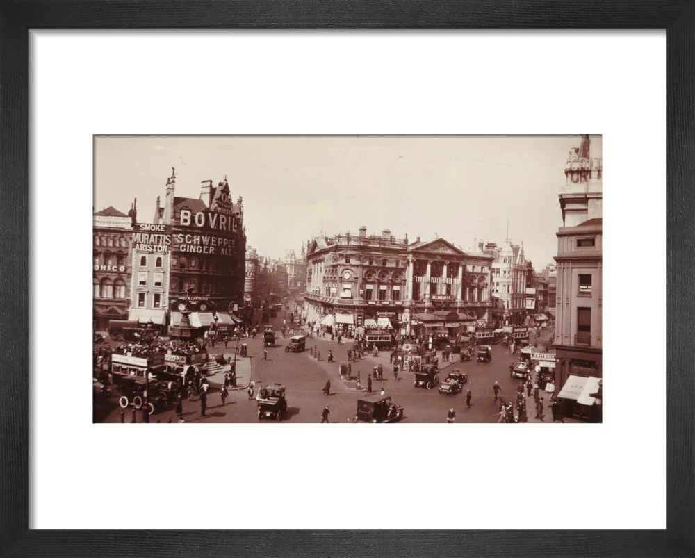 Piccadilly Circus, London - Image 36