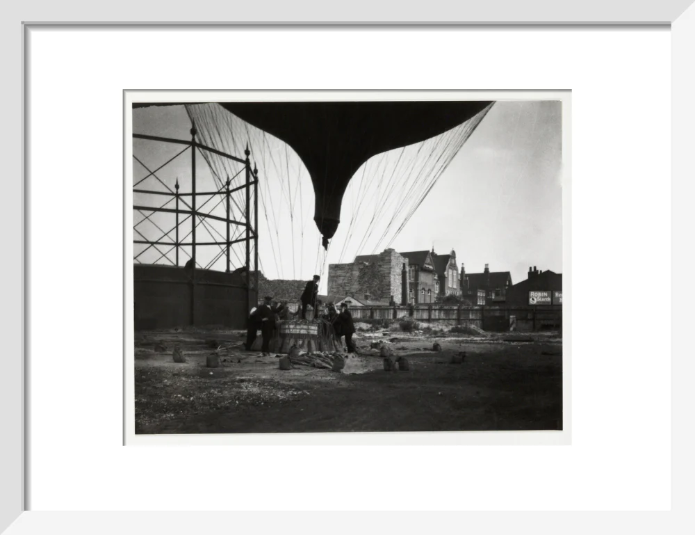 Hot air balloon, c 1905. - Image 9