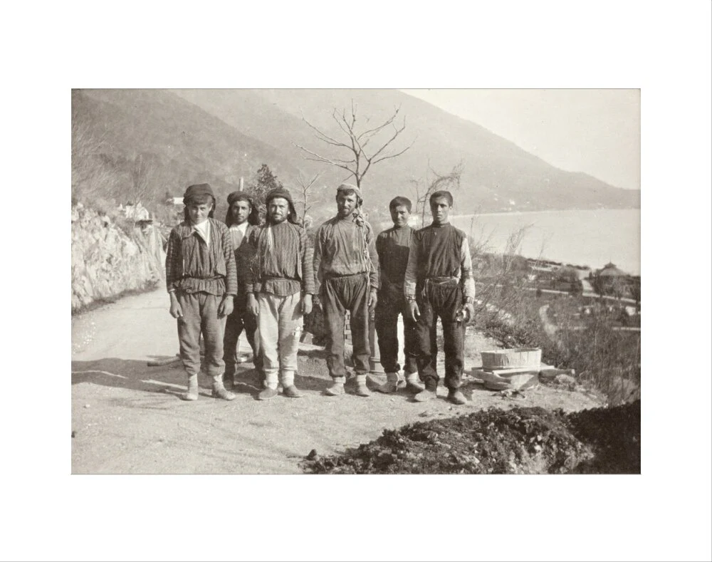 Workmen at Gagra - Image 2