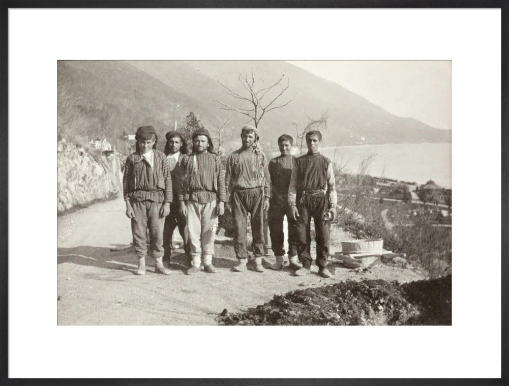Workmen at Gagra - Image 56