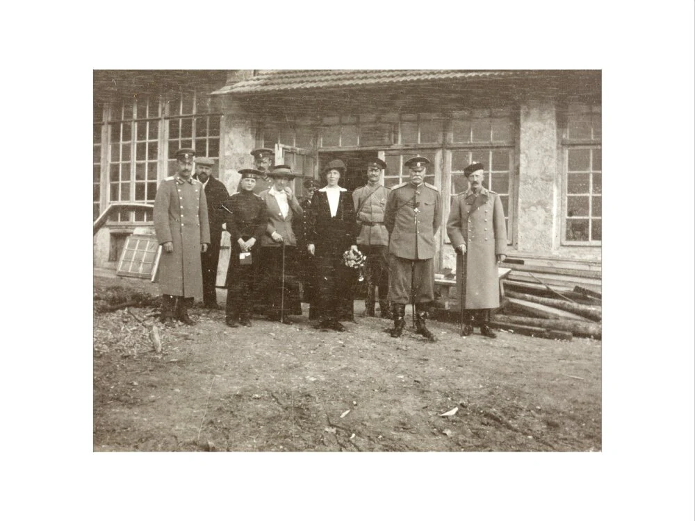 A snapshot photograph album of the Russian Imperial Royal Family. - Image 17