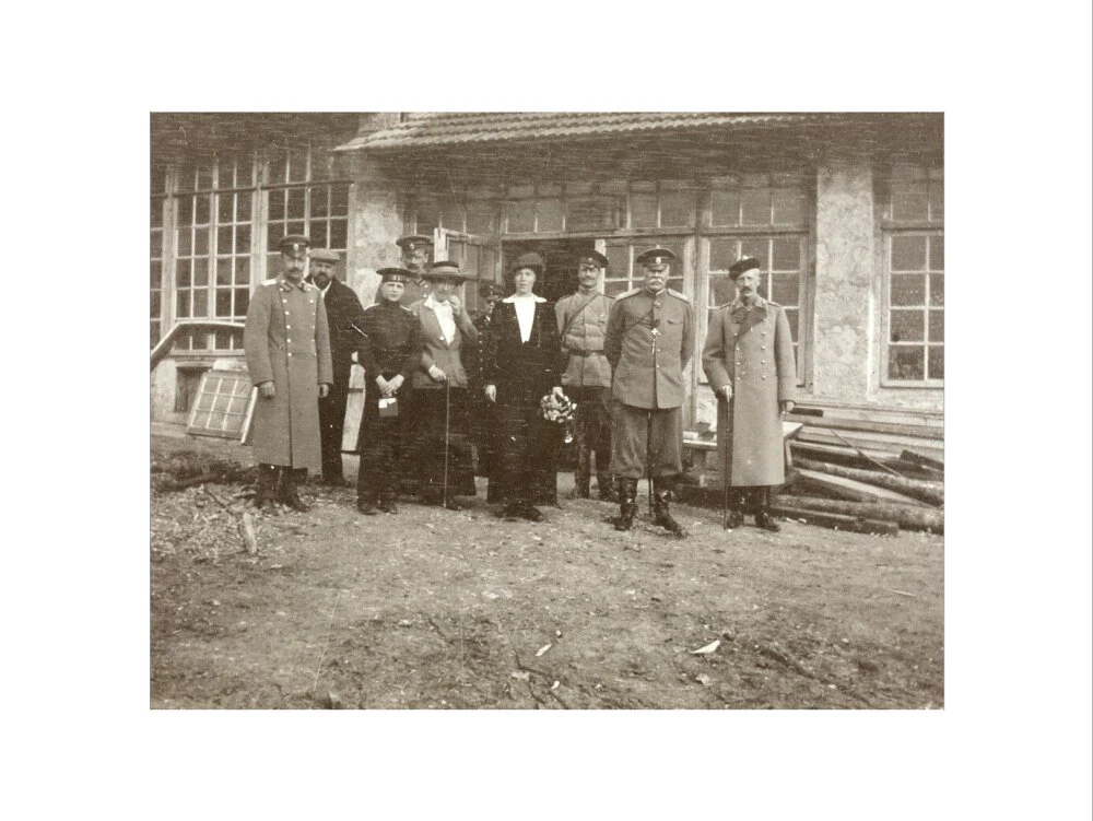 A snapshot photograph album of the Russian Imperial Royal Family. - Image 22