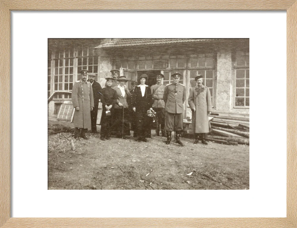 A snapshot photograph album of the Russian Imperial Royal Family. - Image 44